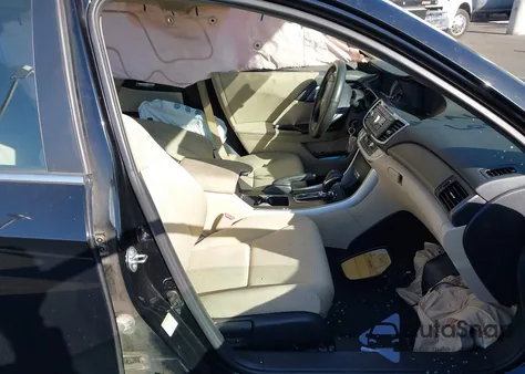 2015 Honda Accord Lx z USA, uszkodzony, nr VIN 1HGCR2F30FA233879